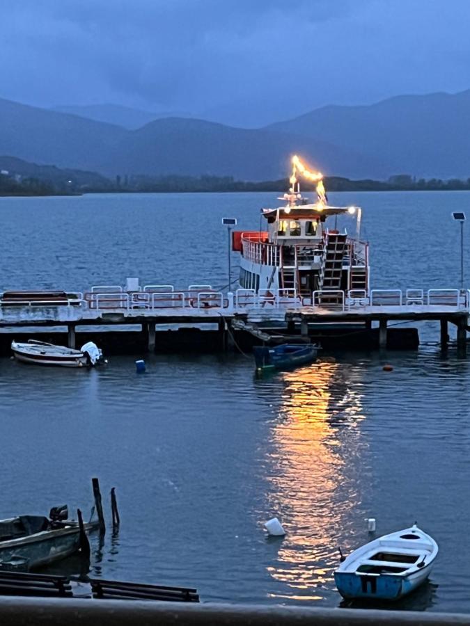 Voria Paralia كاستوريا المظهر الخارجي الصورة